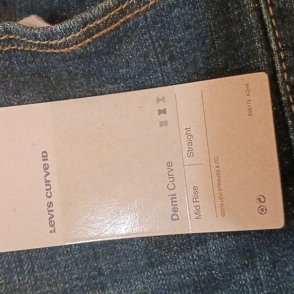 Levis Mid-Rise Demi Curve Straight Jeans size 11S/30 - Picture 7 of 8
